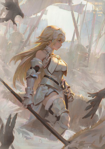 Anime picture 650x919 with fate (series) fate/apocrypha jeanne d'arc (fate) (all) jeanne d'arc (fate) krenz long hair tall image breasts blonde hair standing holding looking away bent knee (knees) profile army girl weapon detached sleeves armor headband