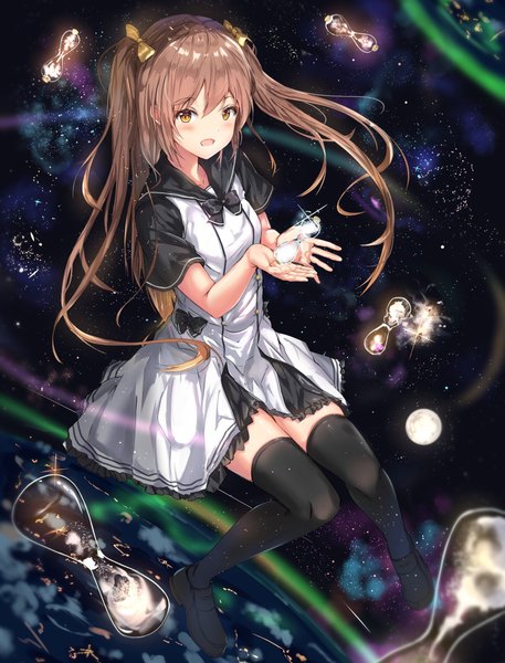 Anime picture 1560x2048 with original na kyo single long hair tall image looking at viewer fringe breasts open mouth hair between eyes brown hair sitting holding brown eyes payot full body bent knee (knees) :d sparkle short sleeves