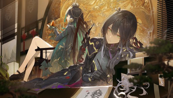 Anime picture 1400x796 with punishing: gray raven bianca (punishing: gray raven) qu kuroduki (pieat) long hair looking at viewer fringe breasts black hair hair between eyes wide image large breasts sitting multiple girls holding green eyes yellow eyes full body bent knee (knees) indoors
