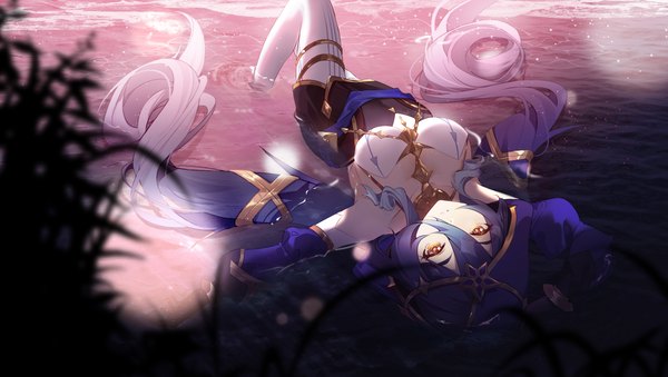 Anime picture 2938x1662 with genshin impact layla (genshin impact) papa (wfd) single looking at viewer fringe highres hair between eyes wide image yellow eyes blue hair outdoors lying very long hair on back partially submerged expressionless upside down girl detached sleeves