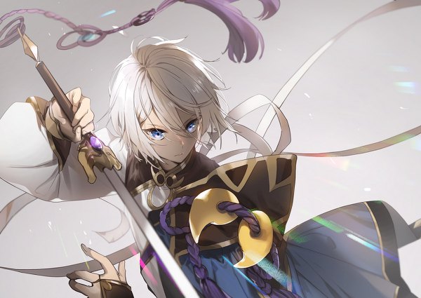 Anime picture 1200x850 with fate (series) fate/grand order prince of lan ling (fate) no-kan single fringe short hair blue eyes simple background hair between eyes standing holding looking away white hair traditional clothes grey background shaded face fighting stance broken boy