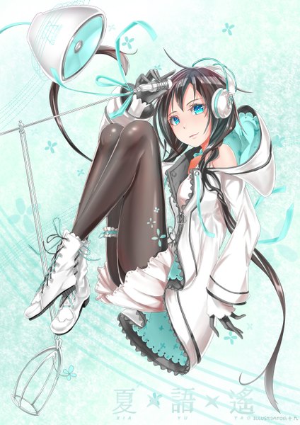 Anime picture 1980x2799 with utau xia yu yao shijiu (adamhutt) single long hair tall image looking at viewer fringe highres blue eyes smile brown hair bare shoulders holding embryo's pose girl gloves flower (flowers) pantyhose black gloves