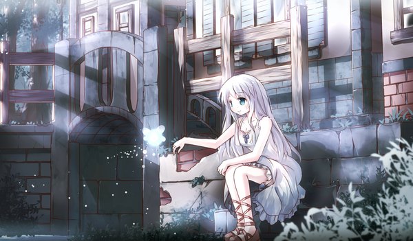 Anime picture 2094x1227 with original risutaru single long hair highres blue eyes wide image sitting white hair light smile fantasy fairy girl dress plant (plants) frills white dress building (buildings) sandals