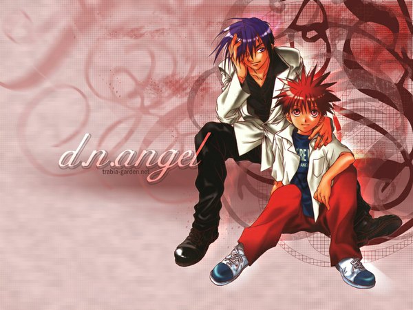 Anime picture 1024x768 with d.n.angel xebec niwa daisuke dark mousy sugisaki yukiru looking at viewer fringe short hair smile red eyes sitting purple hair full body red hair one eye closed inscription multiple boys grey eyes open shirt copyright name