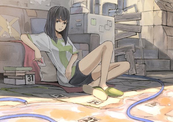Anime picture 1023x723 with original rano rn-model naro0427 single long hair fringe black hair sitting holding looking away grey eyes shoes shorts book (books) couch t-shirt stairs wire (wires) room