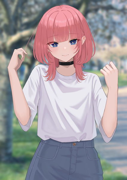 Anime picture 3541x5016 with virtual youtuber kamitsubaki studio virtual kaf kaf (kamitsubaki studio) neko hiiragi single long hair tall image looking at viewer fringe highres blue eyes smile standing pink hair absurdres upper body outdoors blurry girl