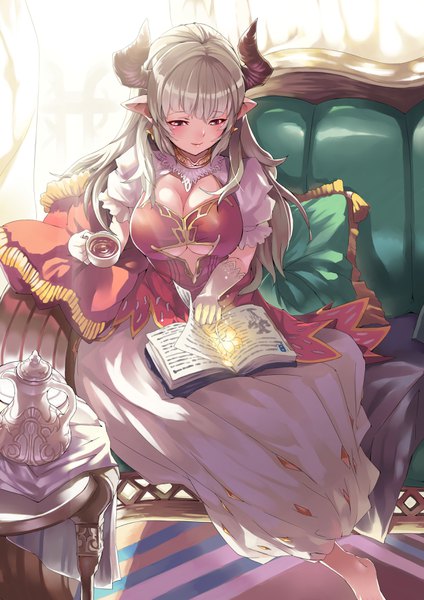 イラスト 2480x3507 と グランブルーファンタジー alicia (granblue fantasy) ohland ソロ 長髪 長身像 赤面 highres おっぱい light erotic 大きな乳房 座る holding cleavage 銀髪 ピンク目 角 エルフ耳 puffy sleeves looking down