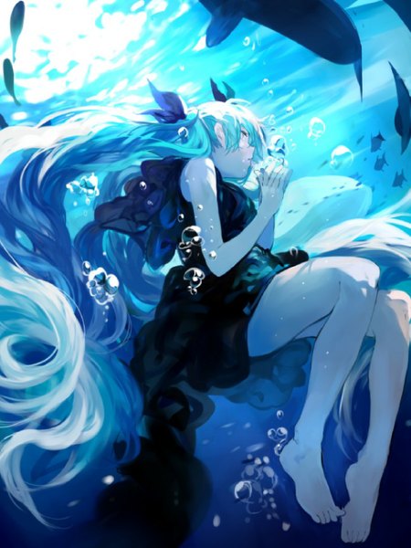 Anime picture 650x867 with vocaloid shinkai shoujo (vocaloid) hatsune miku ran (pixiv2957827) single tall image fringe twintails very long hair barefoot bare legs legs underwater girl dress animal black dress bubble (bubbles) toes fish (fishes)