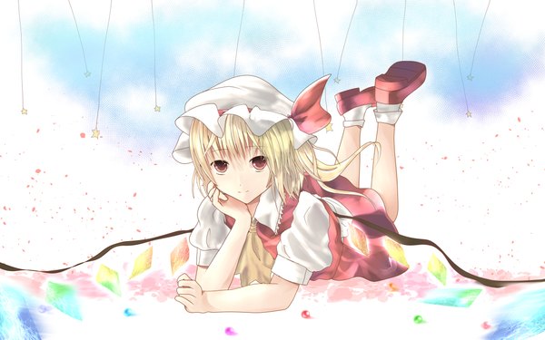 Anime picture 4667x2917 with touhou flandre scarlet conesa single looking at viewer highres short hair blonde hair red eyes wide image absurdres lying head rest girl wings bonnet crystal