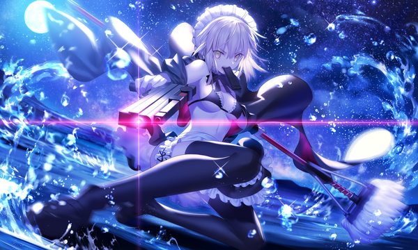 Anime-Bild 2500x1500 mit fate (series) fate/grand order artoria pendragon (all) artoria pendragon (alter swimsuit rider) (fate) mashima saki (mashimasa) single looking at viewer fringe highres short hair breasts light erotic blonde hair hair between eyes wide image holding yellow eyes payot cleavage full body