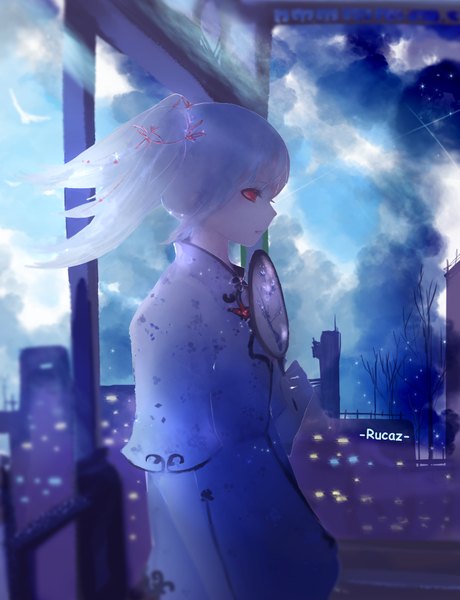 Anime picture 843x1100 with original rucaz (wata okami) single long hair tall image fringe red eyes holding looking away cloud (clouds) white hair traditional clothes night sparkle night sky city side ponytail cityscape city lights girl