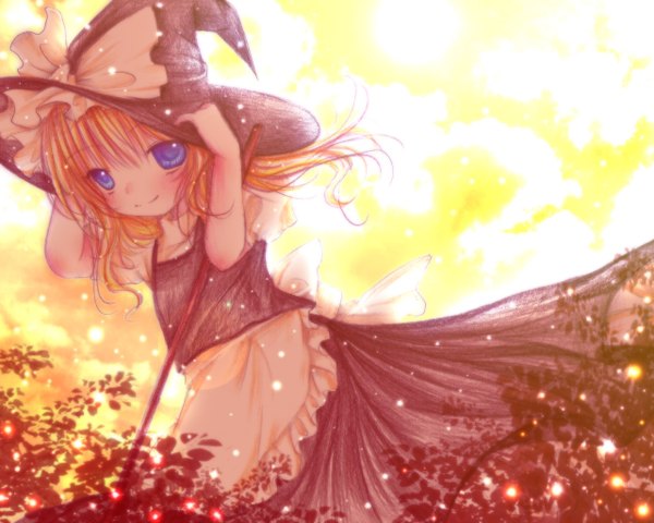 Anime picture 1280x1024 with touhou kirisame marisa kasuga sunao single long hair looking at viewer fringe blue eyes blonde hair smile standing sky cloud (clouds) loli adjusting hat girl skirt skirt set sun child (children)