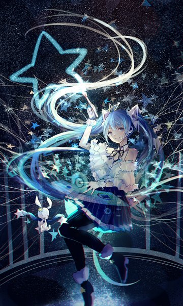 Anime picture 900x1500 with vocaloid hatsune miku bai qi-qsr single tall image looking at viewer fringe smile hair between eyes standing twintails bare shoulders bent knee (knees) very long hair head tilt pleated skirt arm up aqua eyes blurry aqua hair