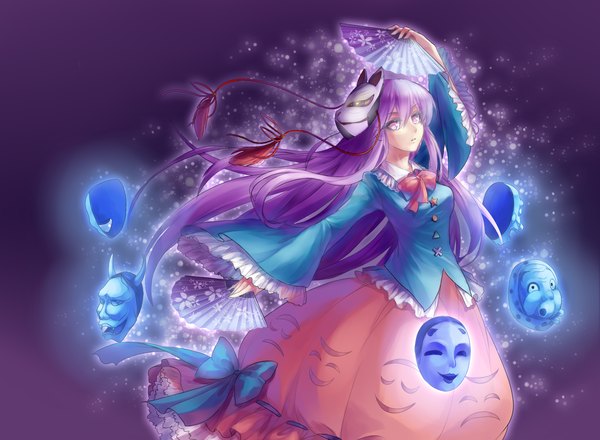 Anime picture 1500x1100 with touhou hata no kokoro suigin (hg 17300) single long hair looking at viewer purple eyes purple hair long sleeves mask on head girl skirt bow ribbon (ribbons) star (stars) mask fan fox mask