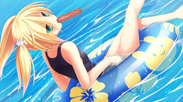 Anime picture 2560x1440 with love la bride yuki nao mutou kurihito single long hair blush highres blonde hair wide image twintails bare shoulders green eyes game cg mouth hold girl swimsuit water one-piece swimsuit black swimsuit