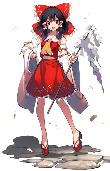 Anime-Bild 1000x1556 mit touhou hakurei reimu asakura maru single tall image looking at viewer short hair open mouth black hair simple background red eyes white background full body traditional clothes japanese clothes bare legs nontraditional miko girl skirt bow