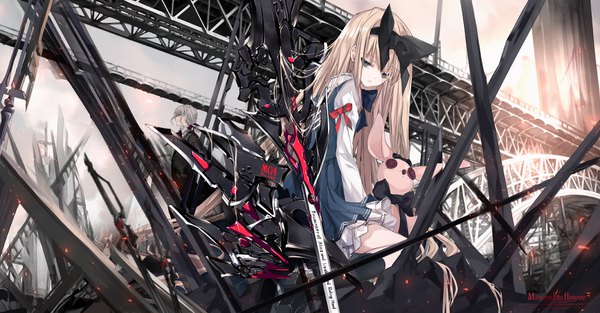 Anime picture 1614x842 with marionnette histoire original alice liddell (marionnette histoire) cierra (ra-bit) long hair fringe blue eyes blonde hair red eyes wide image standing sitting holding looking away bent knee (knees) ponytail very long hair profile grey hair inscription