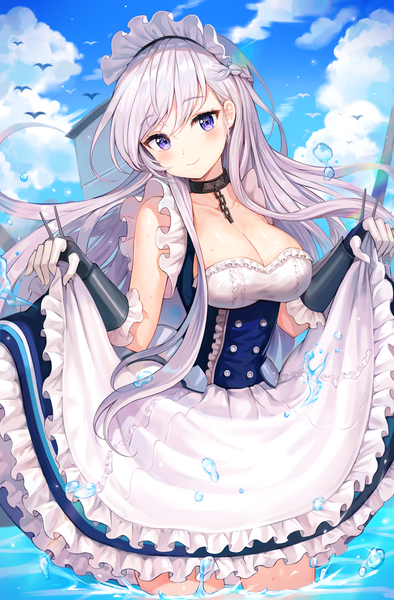 Аниме картинка 2500x3803 с azur lane belfast (azur lane) tokkyu один (одна) длинные волосы высокое изображение смотрит на зрителя румянец чёлка высокое разрешение грудь голубые глаза лёгкая эротика улыбка волосы между глазами большая грудь стоя небо декольте серебряные волосы