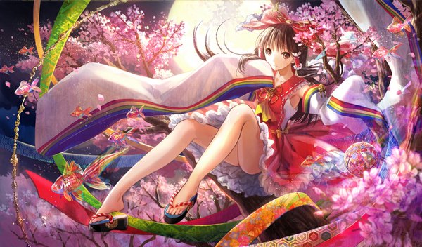 Anime picture 1089x639 with touhou hakurei reimu fuzichoco single long hair looking at viewer blush smile brown hair wide image sitting brown eyes sky barefoot night no panties cherry blossoms girl hair ornament bow
