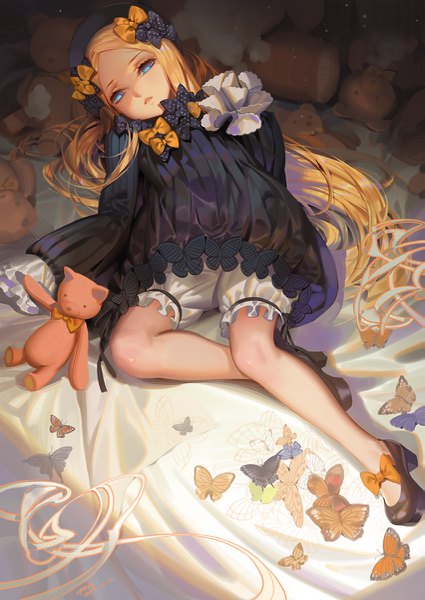 Anime picture 851x1200 with fate (series) fate/grand order abigail williams (fate) alphonse (white datura) single long hair tall image looking at viewer blue eyes blonde hair full body lying long sleeves girl dress bow hair bow hat black dress insect