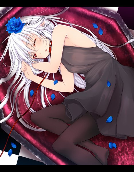 Anime picture 1170x1500 with original afilia (kiyomin) kiyomin single long hair tall image fringe red eyes white hair one eye closed hair flower sleeveless letterboxed girl dress hair ornament flower (flowers) pantyhose black dress rose (roses)