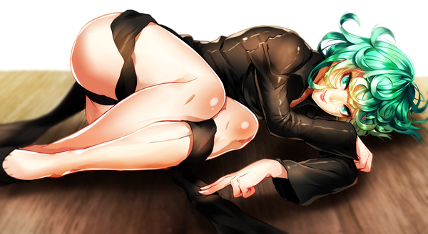 Anime picture 1517x833 with one-punch man madhouse tatsumaki kkuwa single looking at viewer blush short hair light erotic smile wide image green eyes bent knee (knees) ass lying green hair legs thighs on side curly hair