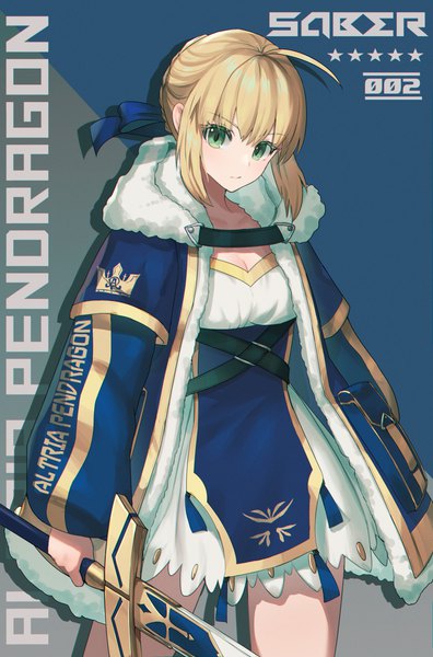 Anime picture 2785x4225 with fate (series) fate/stay night artoria pendragon (all) saber dolce (dolsuke) single tall image looking at viewer fringe highres short hair blonde hair standing holding green eyes payot ahoge alternate costume fur trim character names