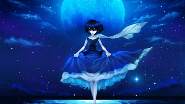 Anime picture 1000x563 with pop'n music kagome (pop'n music) kunishige keiichi single looking at viewer fringe short hair blue eyes wide image holding blue hair sky cloud (clouds) night night sky legs lake dress water scarf