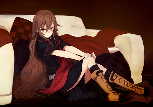 Anime picture 1039x726 with ookami-san to shichinin no nakama-tachi j.c. staff ookami ryouko shirabi long hair red eyes brown hair girl pillow thigh boots couch