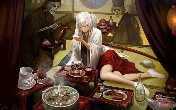 Anime picture 1117x700 with original pixiv fantasia pixiv fantasia fallen kings shinjiro nobayashi single long hair blush smile red eyes holding white hair traditional clothes japanese clothes legs eating skeleton girl hair ornament weapon sword