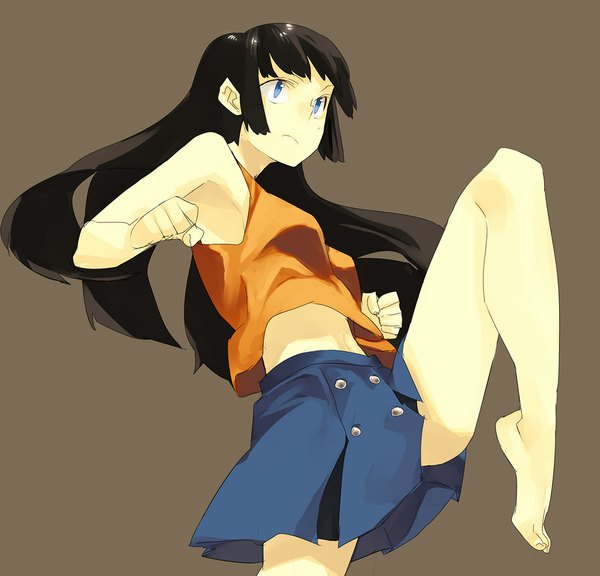 Anime picture 1040x1000 with original hama2224 single long hair blue eyes black hair barefoot sleeveless leg lift (legs lift) brown background girl skirt miniskirt blue skirt fist
