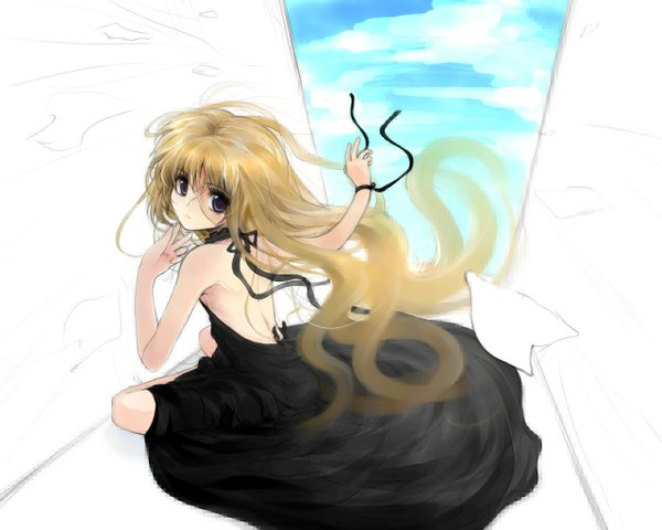 Anime picture 1280x1024 with original hara takehito single long hair looking at viewer blonde hair sitting purple eyes sky wind bare back girl dress black dress