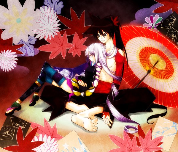 Anime picture 1174x1000 with katanagatari white fox togame yasuri shichika blush fringe black hair smile red eyes sitting purple hair bent knee (knees) ponytail very long hair long sleeves traditional clothes japanese clothes barefoot light smile wide sleeves