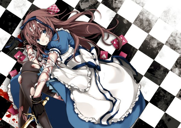 Anime-Bild 1000x711 mit alice in wonderland alice (alice in wonderland) arisaka ako single long hair looking at viewer open mouth blue eyes brown hair maid torn clothes checkered floor checkered background injury girl thighhighs dress gloves ribbon (ribbons) weapon