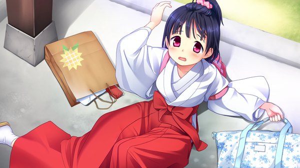 Anime picture 2560x1440 with wagaya no himegami-sama! looking at viewer blush highres short hair open mouth black hair wide image game cg traditional clothes pink eyes miko girl bag