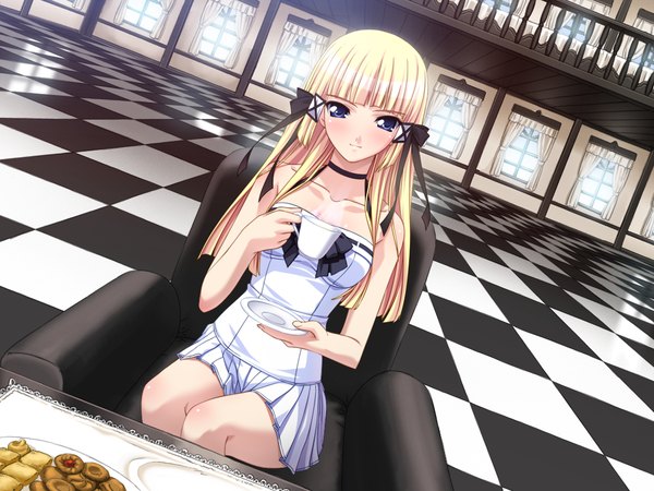 Anime picture 1024x768 with hime to majin to koi suru tamashii blue eyes blonde hair game cg checkered floor girl cup