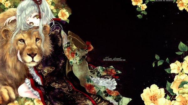 Anime picture 1366x768 with original azumi tooru single long hair looking at viewer wide image yellow eyes white hair traditional clothes japanese clothes dark background girl flower (flowers) animal kimono lion