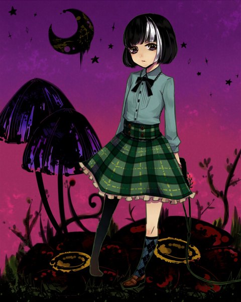 Anime picture 640x800 with akumu-chan koto yuiko h311cat single tall image fringe short hair black hair standing purple eyes holding silver hair full body blunt bangs multicolored hair two-tone hair no shoes streaked hair plaid skirt frilly skirt