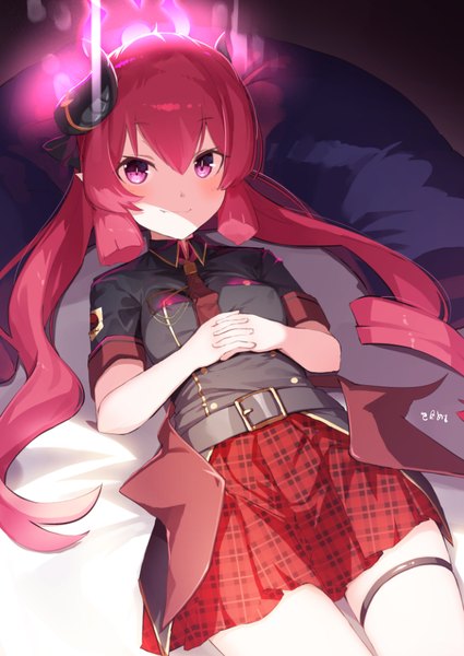Anime-Bild 708x1000 mit blue archive junko (blue archive) meth (emethmeth) single long hair tall image fringe smile hair between eyes purple eyes twintails payot red hair lying pleated skirt horn (horns) on back glowing plaid skirt shaded face