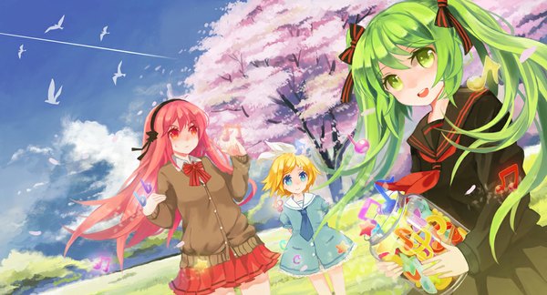 Anime picture 1100x594 with vocaloid hatsune miku megurine luka kagamine rin tsukii long hair blush short hair open mouth blue eyes blonde hair smile red eyes wide image twintails multiple girls green eyes pink hair sky cloud (clouds)