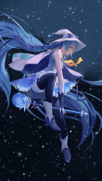 Anime picture 971x1728 with vocaloid suki! yuki! maji magic (vocaloid) hatsune miku yuki miku yuki miku (2014) jn3 single tall image looking at viewer blue eyes smile twintails bare shoulders blue hair very long hair profile snowing girl gloves ribbon (ribbons)