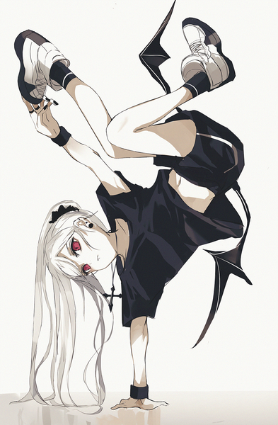 Anime-Bild 1000x1527 mit original beckzawachi single long hair tall image fringe simple background red eyes white background full body bent knee (knees) white hair ponytail nail polish midriff piercing looking down ear piercing black wings black nail polish