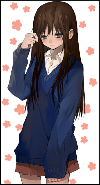 Аниме картинка 450x825 с оригинальное изображение tsukioka tsukiho один (одна) длинные волосы высокое изображение румянец чёлка каштановые волосы белый фон длинные рукава серые глаза смотрит вниз расстёгнутый ворот цветочный фон девушка форма школьная форма свитер