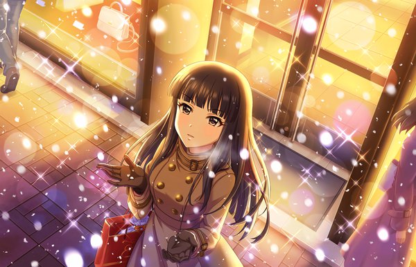 Anime picture 2560x1648 with idolmaster idolmaster cinderella girls kurokawa chiaki annin douhu single long hair blush fringe highres black hair standing upper body outdoors blunt bangs parted lips from above wind sparkle lens flare light