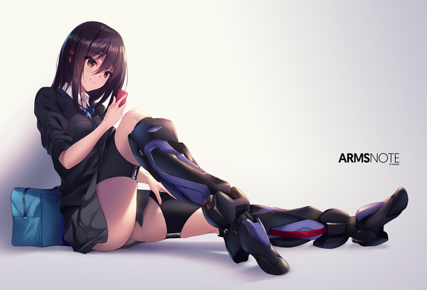 イラスト 1360x925 と arms note bionic joshikousei (fukai ryousuke) 深井涼介 ソロ 長髪 前髪 light erotic simple background 笑顔 hair between eyes 茶色の髪 白背景 座る holding 茶目 looking away 全身 bent knee (knees) 尻 long sleeves