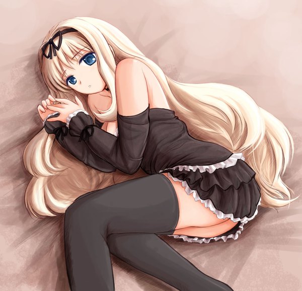 Anime picture 965x930 with to heart 2 to heart leaf (studio) kusugawa sasara tagme (artist) single long hair looking at viewer fringe blue eyes light erotic blonde hair simple background bare shoulders payot lying long sleeves on side girl thighhighs