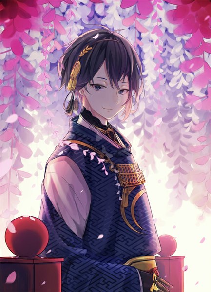 Anime picture 599x830 with touken ranbu nitroplus mikazuki munechika ameriya single tall image short hair blue eyes black hair smile traditional clothes japanese clothes eyebrows sayagata flower (flowers) petals headband wisteria