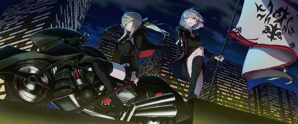 Anime picture 2777x1157 with fate (series) fate/grand order artoria pendragon (all) jeanne d'arc (fate) (all) jeanne d'arc alter (fate) saber alter ichi yoshida looking at viewer fringe highres short hair open mouth blonde hair hair between eyes wide image standing sitting multiple girls holding yellow eyes