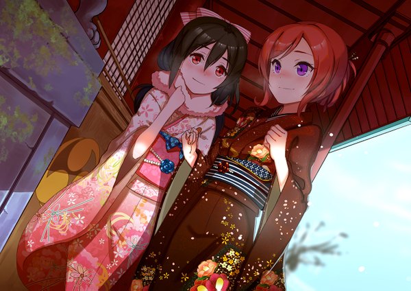 Anime picture 1300x919 with love live! school idol project sunrise (studio) love live! nishikino maki yazawa nico zhanzheng zi long hair looking at viewer blush fringe short hair black hair smile red eyes standing purple eyes multiple girls looking away sky cloud (clouds)