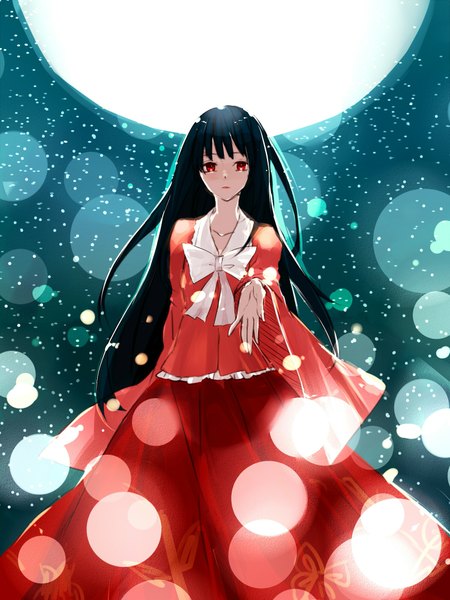 Аниме картинка 1500x1998 с touhou houraisan kaguya yoriko один (одна) длинные волосы высокое изображение смотрит на зрителя чёлка чёрные волосы красные глаза вытянутая рука девушка луна полная луна